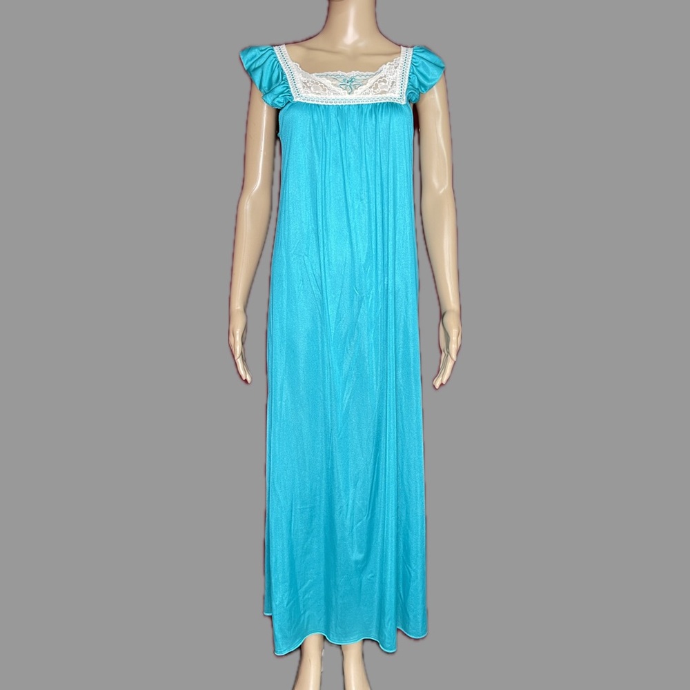 Vintage 80’s Vandemere Pretty Embroidered Lace Long Modest Nightgown Small